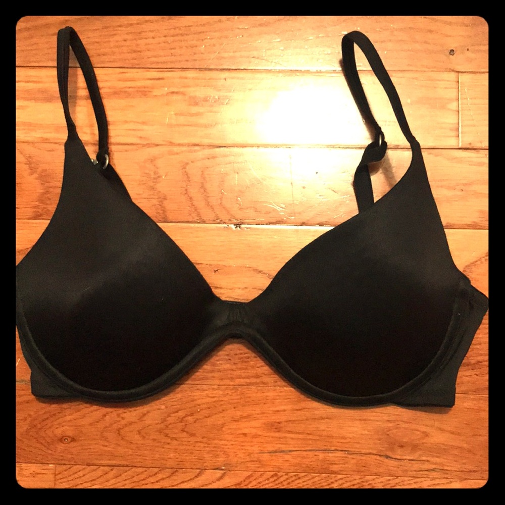 PINK Victoria’s Secret - black scoop neck bra 36C
